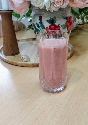 عکسی از دستور اسموتی توت فرنگی و موز ۲🍓🍌
