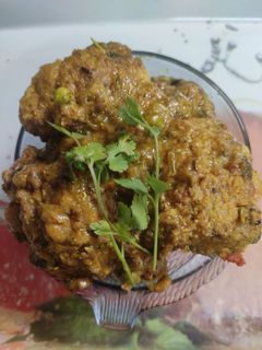 मिनी साबुत फूलगोभी मटर(mini sabut phoolgobhi matar recipe in hindi) रेसिपी मुख्य फोटो