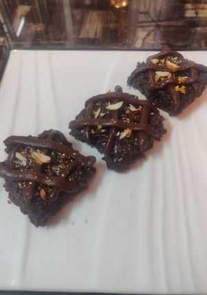 A picture of ❤️ EGGLESS CHOCOLATE BROWNIE ❤️.