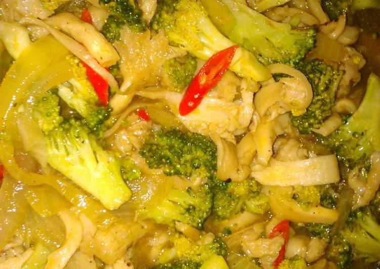 Cara Gampang Menyiapkan Brokoli Jamur Saus Tiram yang Lezat Sekali