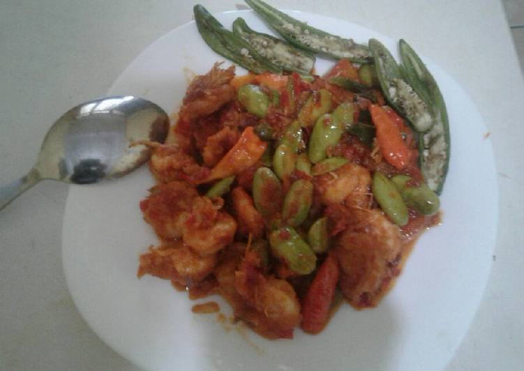 Cara Gampang Menyiapkan Udang pete balado yang Enak Banget