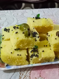खमन ढोकला (Khaman dhokla recipe in hindi) रेसिपी मुख्य फोटो