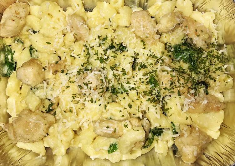 Mac n Cheese with Spinach & Chicken 🧀🍝