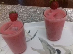صورة لوصفة عصير الفراولة والموز