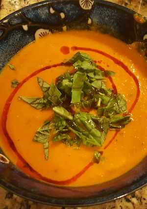 A picture of Spicy Tomato Basil Soup.