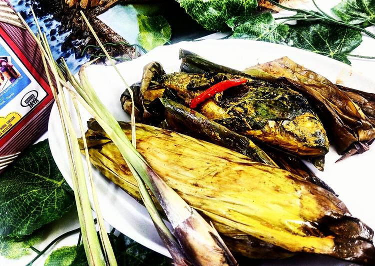 Langkah memasak Pais ikan mas ala Sunda yang Bisa Manjain Lidah