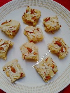 A picture of Instant peda or palkova.