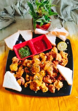 A picture of Aloo laccha pakora.