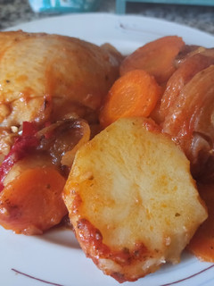 Una foto de Pollo a la cacerola
