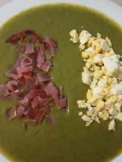 Una foto de Crema de verduras juliana