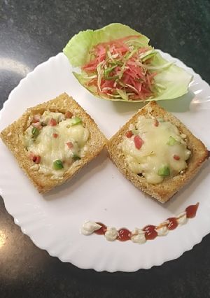 ब्रेड सरप्राइज (bread surprise recipe in Hindi) रेसिपी मुख्य फोटो