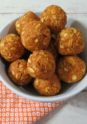 A picture of Mini Pig Peanut Butter Pumpkin Balls.