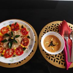 A picture of Instant rava uttapam with yoghurt chutney.