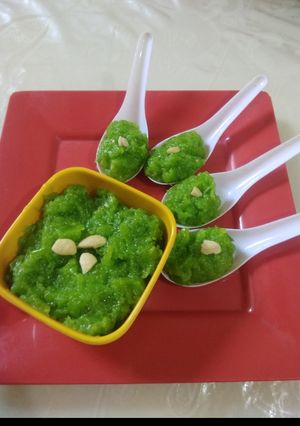 દુધીનો હલવો (Dudhi Halwa Recipe In Gujarati) રેસીપી મુખ્ય ફોટો