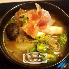 A picture of Beef shank & rice cake soup 牛腱年糕汤.