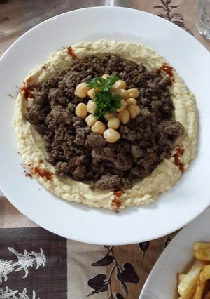 صورة لوصفة طريقة عمل حمص متبل مع اللحم المفروم