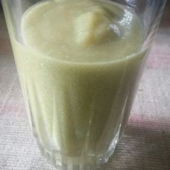 A picture of Banana and avocado 'juice'.