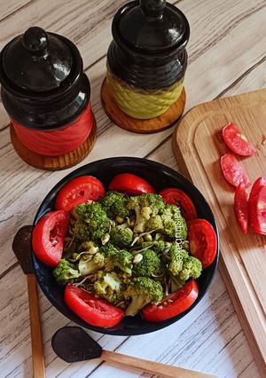 A picture of Broccoli and Mung bean Sprouts Medley.