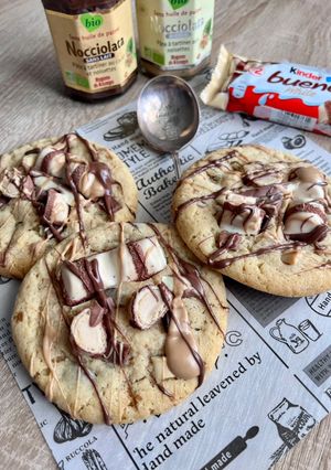 Une photo de Cookies fourrés crème kinder bueno