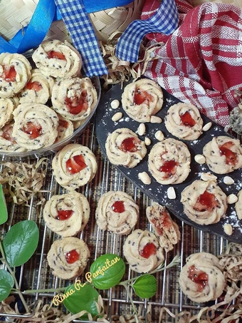 Cara Gampang Membikin Resep Semprit Kacang Choco Berry yang Bisa Manjain Lidah Anti Ribet, Menggugah Selera