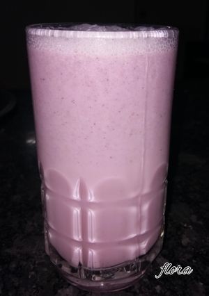 A picture of Strawberry milk shake.