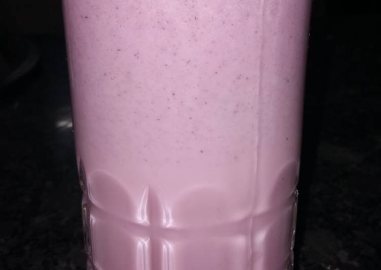 Strawberry milk shake