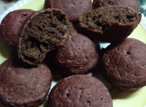 Una foto de Muffins de manzanas 🍎🍎🍎, remolachas, banana 🍌🍌y cacao amargo