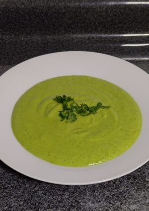 Una foto de Gazpacho de pepino y palta