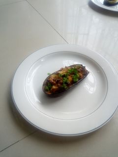 A picture of Stuffed eggplant.