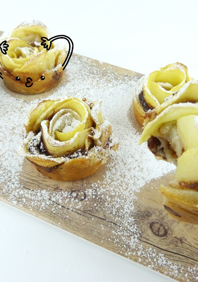 Una foto de Rosas de hojaldre con manzana y crema de cacao (Nutella) 3 ingredientes muy fáciles