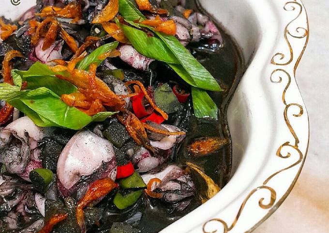 Resep Cumi Masak Hitam 🐙 oleh VinaY89 - Cookpad