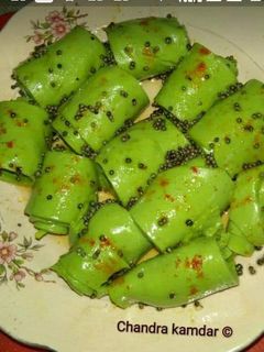 पालक खांडवी (palak khandvi recipe in Hindi) रेसिपी मुख्य फोटो