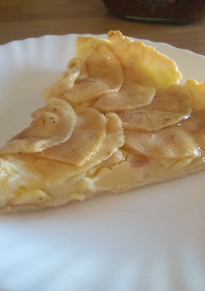Una foto de Tarta de manzana con crema pastelera