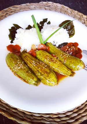 Foto principal de Mini calabacines en salsa oriental con guarnición de arroz