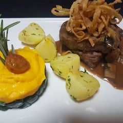 A picture of Beef medallion.