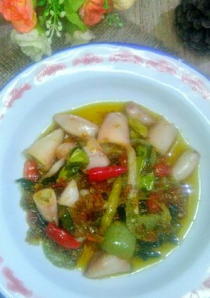 Foto resep Oseng-oseng Cumi Asin Daun Jeruk