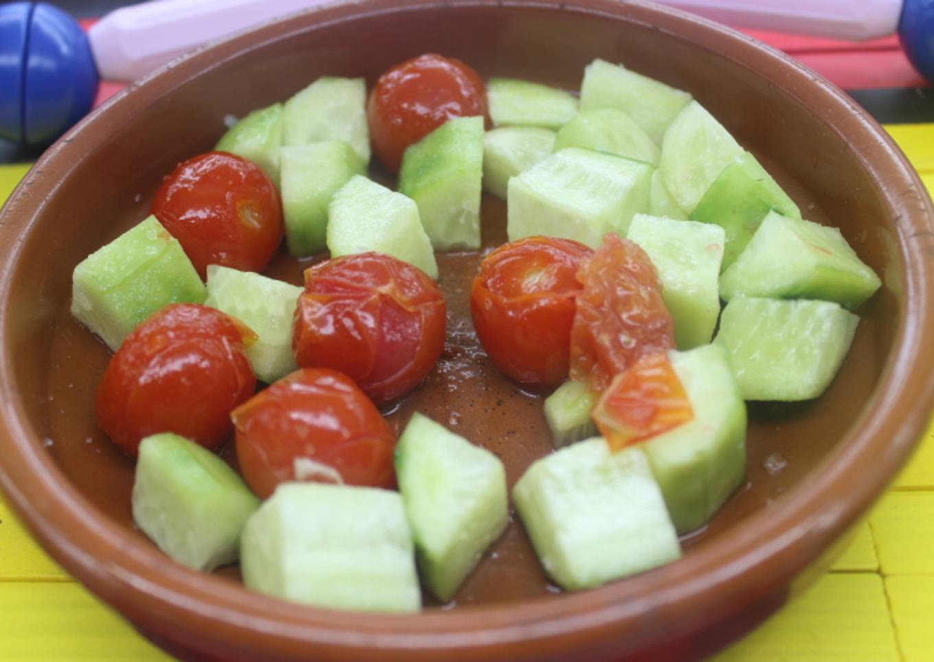 Pepino con cherris en almíbar