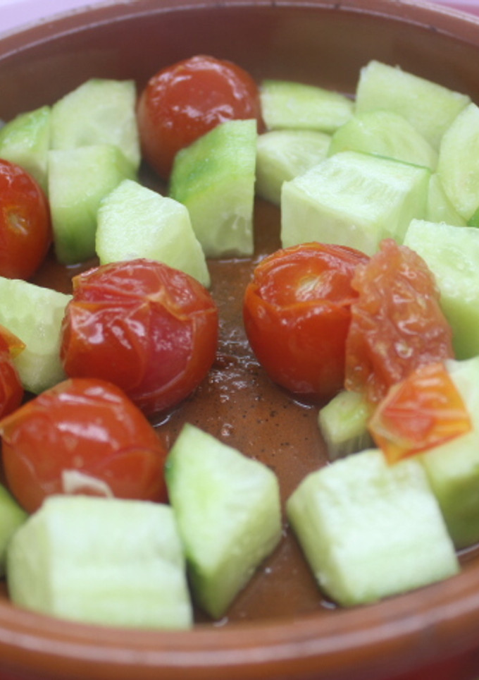 Una foto de Pepino con cherris en almíbar