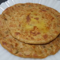 A picture of No Dough Garlic Paratha !.
