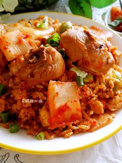 韓式泡菜嫩雞炒飯 的食譜成品照片