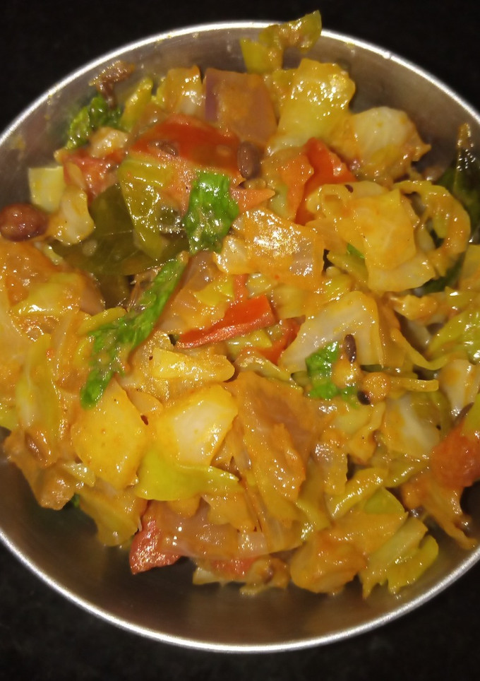 முட்டைக்கோஸ் தக்காளி கறி (Muttaikosh thakkaali curry recipe in tamil) செய்முறை முக்கிய புகைப்படம்