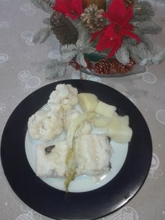 Una foto de Bacalao con coliflor