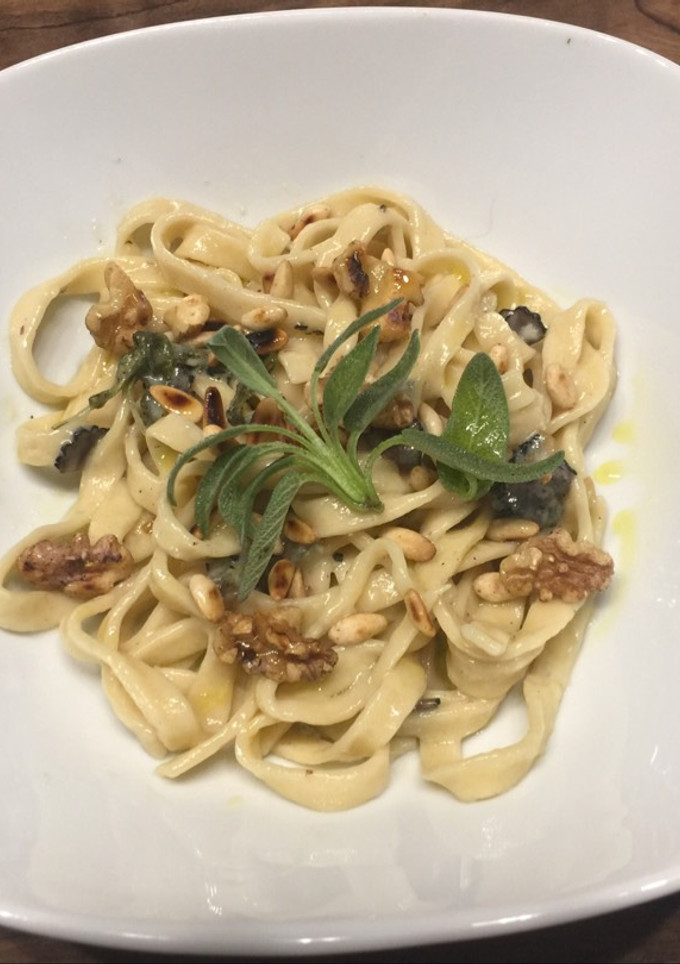 Una foto de Fettuccine con Salvia y gorgonzola