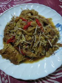 Foto resep Dadar Telur Cah Tauge Pedas Gurih