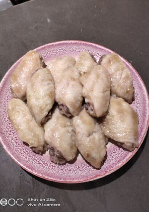 A picture of Steamed Chicken Wings.