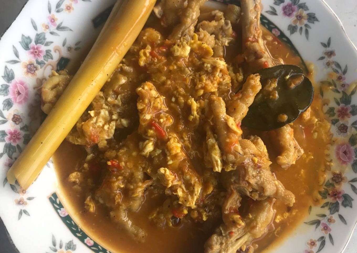 1. Ceker Pedas Kuah