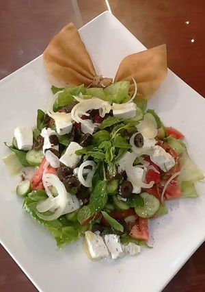 صورة لوصفة سلطة يونانية