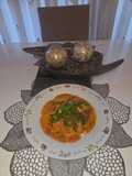 Merluza con Patatas Panadera y Salsa de Tomate