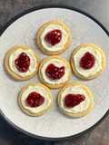 Frollini con Philadelphia e lingonberry