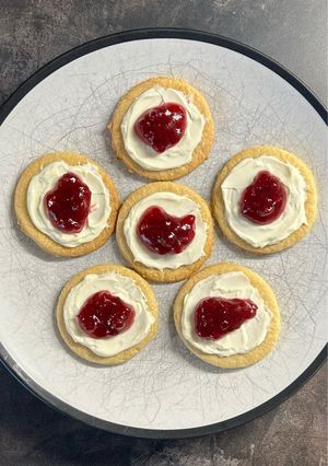 Foto di Frollini con Philadelphia e lingonberry